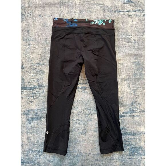 Lululemon Run: Inspire Crop II Black / Petal Pop Multi Size 6 - Picture 2 of 8